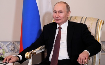 Путин заставил платить налоги самозанятых россиян