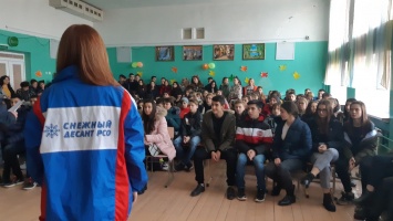 В школах Крыма студотрядовцы проводят «Уроки мужества