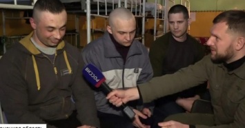 Российский телеканал показал троих украинских военнопленных в "ДНР"