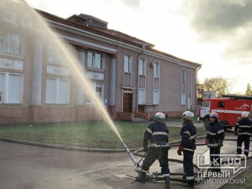 В криворожском ДК «Металлургов» загорелись елочные украшения, - сценарий учений