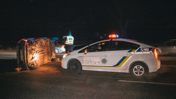 Под Киевом водитель Land Cruiser отвлекся от дороги и устроил тройное ДТП: фото, видео