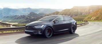 Автопилот Tesla принял ребенка за дорожный конус