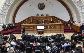 В Венесуэле перед выборами позволили голосовать депутатам в изгнании