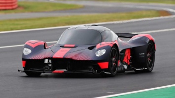 Итак, что же такого необычного в гибридном гиперкаре Aston Martin Valkyrie?