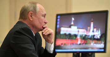The Guardian: Путин продолжает пользоваться устаревшей операционной системой, несмотря на риск хакерских атак