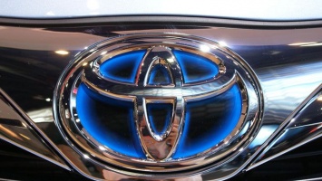 Toyota планирует начать внедрение беспилотных технологий с такси