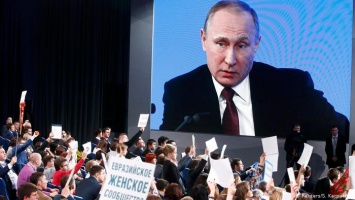 Журналисты подыгрывают шоу: репортер из ФРГ о пресс-конференциях Путина