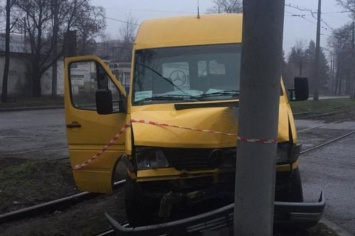 Трагедия в Запорожье: водитель маршрутки скончался за рулем