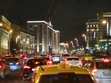 Водителей просят пересесть на метро