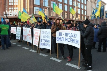 Противники рынка земли заблокировали Крещатик, озвучили план на случай разгона