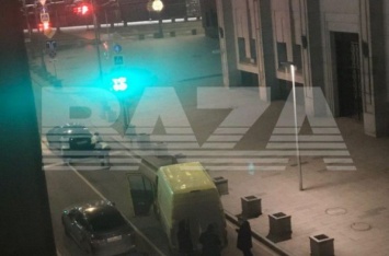 ЧП в центре Москвы: у здания ФСБ неизвестный из автомата расстрелял людей