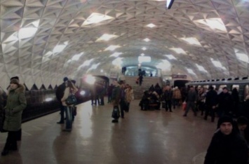 Пенсионер устроил нешуточный переполох в харьковском метро, это попало на видео