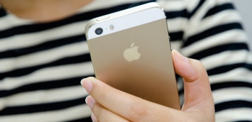 Apple делает iPhone менее зависимым от сотовых операторов
