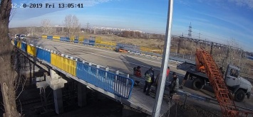 Кучер предлагает всем желающим вместе проверить ремонт моста на окружной дороге под Харьковом