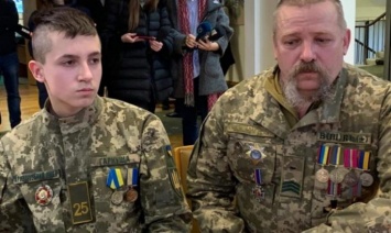 16-летний Александр Гаркуша награжден за мужество в Днепре