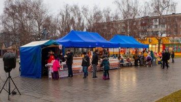 В Днепре проходит благотворительная ярмарка