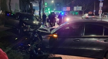 Водителю такси, пострадавшему в ночном ДТП в Николаеве, удалили селезенку и часть печени