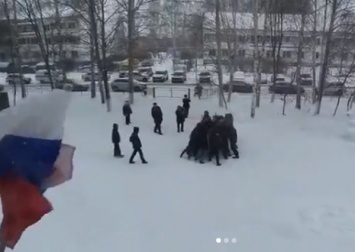 В России силовики на девятиклассниках учились разгонять митинги (видео)