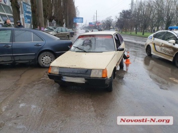 В Николаеве «скорая помощь» врезалась в «Таврию»