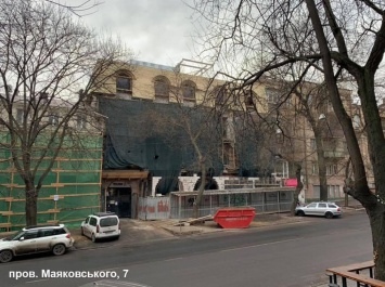 Архитектурный вандализм в центре Одессы: муниципальный ГАСК просит дать ему полномочия на снос пристроек