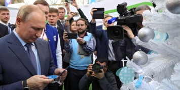 "Сделал исполнение желаний тысяч детей традицией": эксперт об участии Путина в акции "Елка желаний"