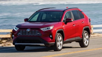 Toyota RAV4 оказалось невозможно заправить «до полного»