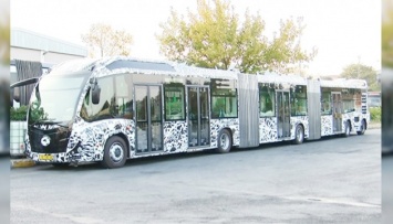 На дорогах Стамбула появились автобусы-гиганты