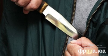 В Харькове пырнули ножом полицейского начальника, спасавшего женщину-заложницу