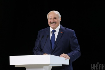 По мнению политолога Глеба Павловского, Александр Лукашенко уже много лет не изменяет выбранному им стилю внешней политики