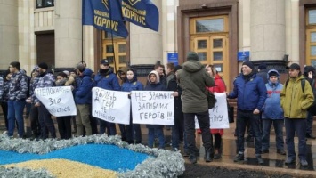 "Убийц детей не меняем": в Харькове состоялся протест против выдачи РФ обвиняемых в теракте возле Дворца спорта