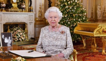 Королева Елизавета II поздравила британцев с Рождеством