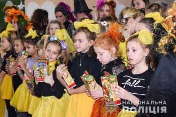 Николаевские полицейские поздравили детей из школы-интерната с зимними праздниками, - ФОТО