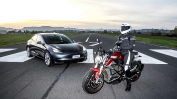 Tesla Model 3 Performance сразилась в дреге с электро-мотоциклом Zero SR/F (ВИДЕО)