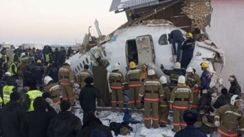 Опубликовано видео с рухнувшим на дома в Казахстане самолетом