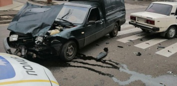 Видео столкновения трех автомобилей в Николаеве