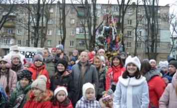 Не смотря на погоду, сегодня в сквере «Снежинка» присутствует атмосфера праздника, - Геннадий Гуфман