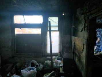 Кучи мусора и без тепла: как в Киеве семья с двумя детьми жила в заброшенном доме, - ФОТО