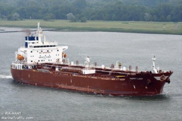 Пираты напали на танкер возле Камеруна, среди похищенных моряков есть украинец