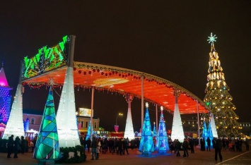 Порядка 80 тыс. харьковчан встретили Новый год на главной площади города под фейерверк