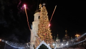 Киев продолжает рождественские праздники концертами на Софийской и Контрактовой