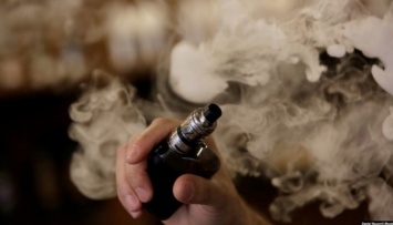 В Штатах запретят "вкусные" наполнители для е-сигарет
