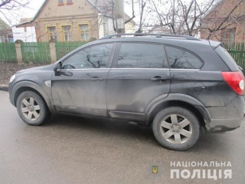 В Запорожье ограбили водителя Chevrolet: ему заблокировали дорогу и угрожали оружием