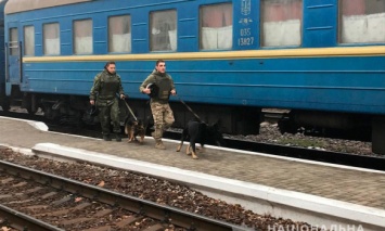 Полиция задержала харьковчанина, который "заминировал" вокзал в Полтаве