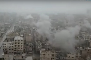 Ударили по жилым домам: появилось видео бомбардировки Сирии авиацией Асада и Путина