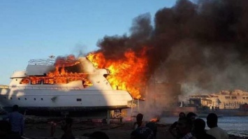 Туристическое судно загорелось в Египте