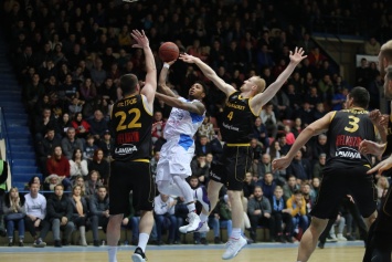 «Киев-Баскет» отыгрался в Николаеве с «-16» и стал вторым участником «Финала четырех» Кубка Украины