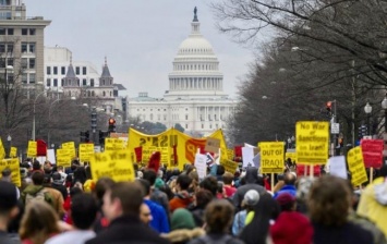 В США проходят демонстрации против эскалации конфликта в Ираке