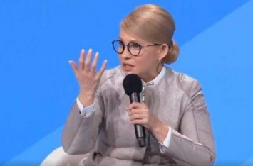 Тимошенко ходит на работу в берцах от Prada: цена свалит самый стойких