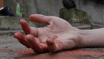 В Харькове мужчина пытался совершить суицид (видео)