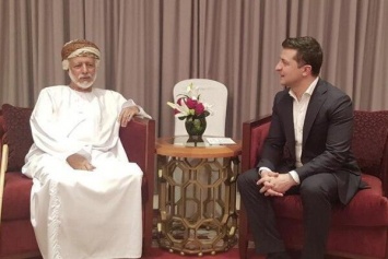 ''Трэш на высшем уровне'': в сети указали на проколы визита Зеленского в Оман
